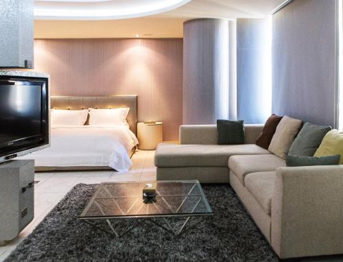 Zhushan Hotel | All-Ur Boutique Motel - Jhu Shan Branch: Guest Rated 8/10