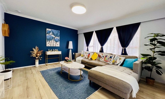 Hamilton Apartment | Convenient La Sol Home: Ideal for Town, University & More
