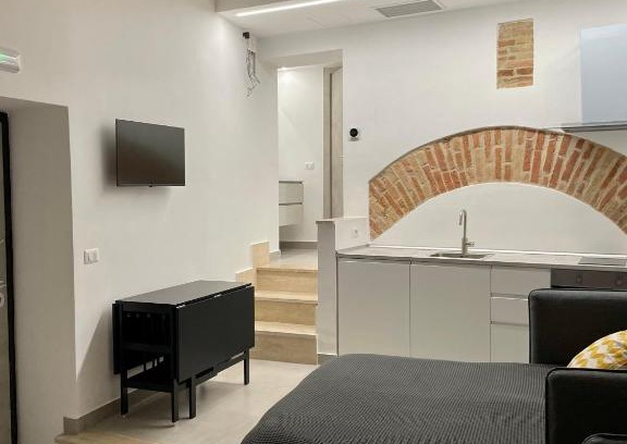 Monterotondo Bed & Breakfast | Historic Comfort at Alla Quercia - Family-Friendly Stay