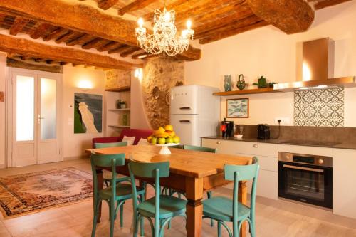 Passignano sul Trasimeno Apartment | Family-Friendly Stay at Alla Rocca del Lago - Rated 8.9/10