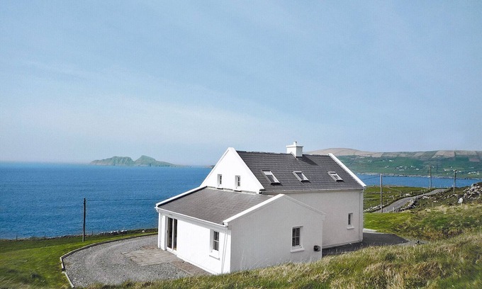 Waterville Ski Chalet | Pet-Friendly Allaghee Mor Holiday Home with Spa & Breakfast