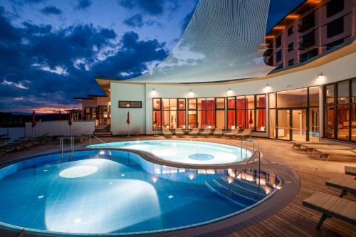 Stegersbach Hotel | Relax at Allegria Resort Stegersbach with Beachfront Amenities