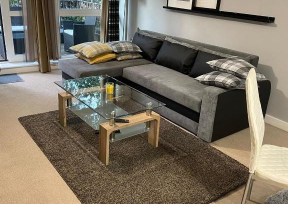 Coventry City Centre Apartment | Elegant Allen Apartment with Spa & Restaurant Amenities