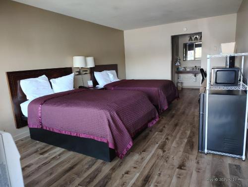 Allen Park Hotel | Comfortable Stay at Allen Park Motor Lodge with Hot Tub