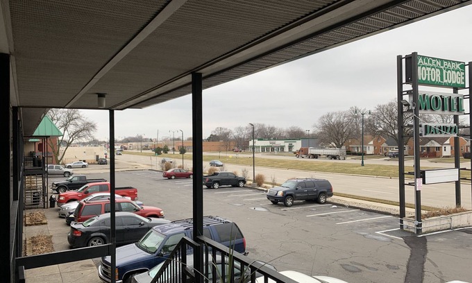Allen Park Hotel | Discover Allen Park Motor Lodge with Family-Friendly Amenities