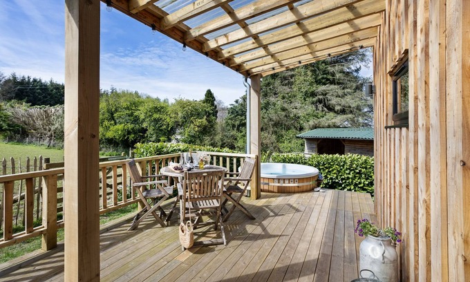 Minehead Cabin | Allercabin, Dunster: Ideal Lodge with Hot Tub & Spa Amenities