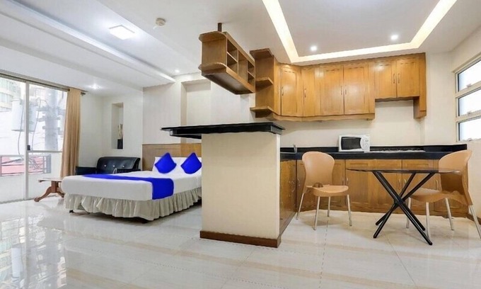 Makati Hotel | Accessible Getaway at Alley 8 Makati with Spa & Breakfast