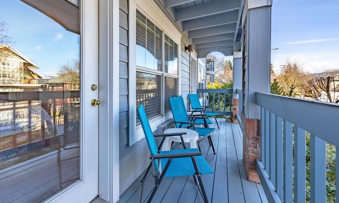 Hood River House | Direct Deck Access at Alley's 22 Condo - Rated 10/10!