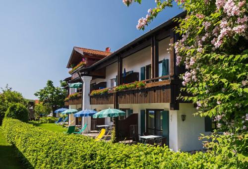 Rosshaupten Apartment | Discover Allgäu Ferienhaus Strobel with Spa and Hot Tub