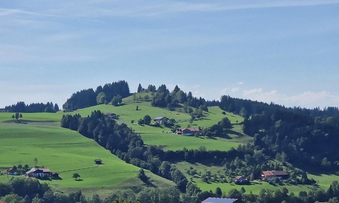 Missen-Wilhams Apartment | Beautiful Allgäuer Ausblick: Oceanfront Retreat with Spa