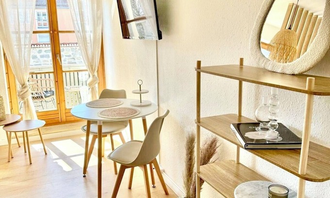 Kempten Apartment | Allgäu boho apartment with balcony