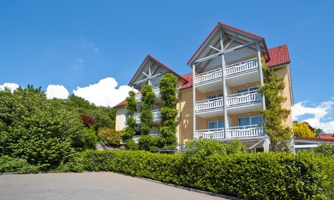 Wangen im Allgaeu Bed & Breakfast | Allgovia Hotel Garni: Guest Rated 8.7/10, Pet Friendly Stay