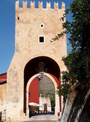 Abbazia di Fossanova Apartment | Discover Alloggio La Torre Fossanova - Guest Rated 9.8/10