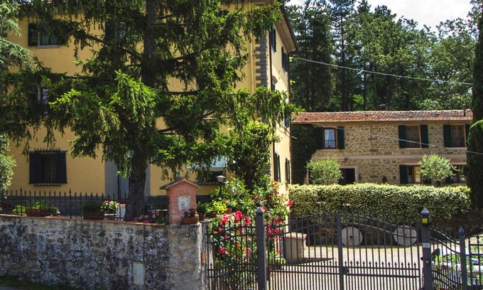 Scarperia Apartment | Top-Rated Alloggio Villa Manini with Pet-Friendly Perks