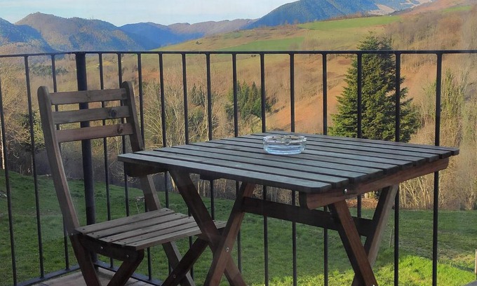 Mollo Apartment | Pet-Friendly Stays at Allotjaments Paratge Fabas - Rated 9.2