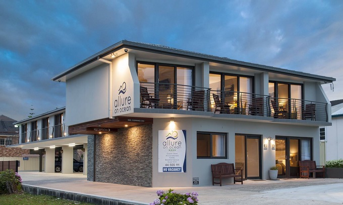 Mollymook Hotel | Oceanfront Allure on Ocean Motel - Guest Rated 9.8/10