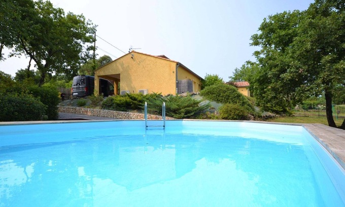 Largentiere House | Inviting Holiday Home in Largentière with Pool & Breakfast