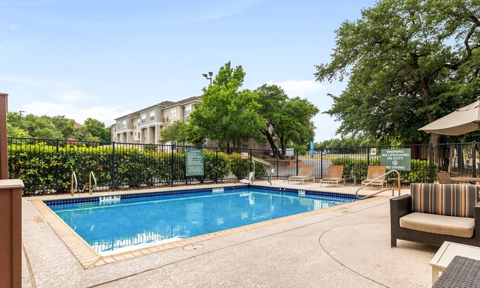 Gateway Apartment | Alma Arboretum