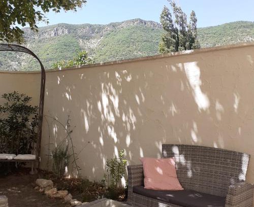 Roche-Saint-Secret Bed & Breakfast | Alma Bella: Top-Rated Stay with Pool and Breakfast Options
