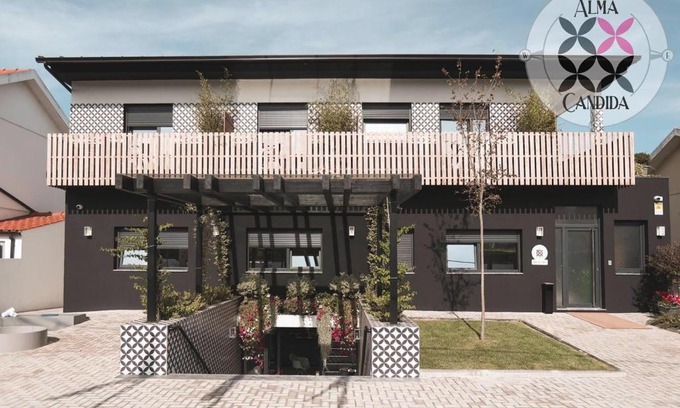 Valenca Hotel | Alma Candida 02: Family and Pet-Friendly Comfort Awaits