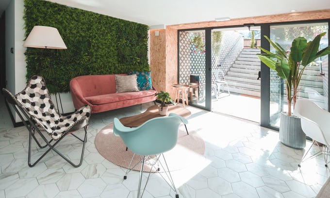 Valenca House | Discover Alma Candida 16: Family and Pet-Friendly Escape