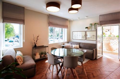 Old City Apartment | Experience Alma: A 4-Star Guest Favorite with Perfect Reviews