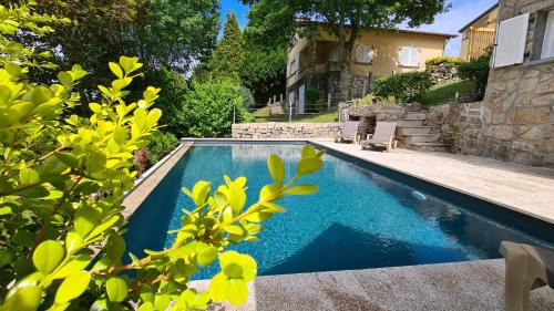 Cabril Villa | Alma Invicta Padrões I: Oceanfront Bliss with Private Pool