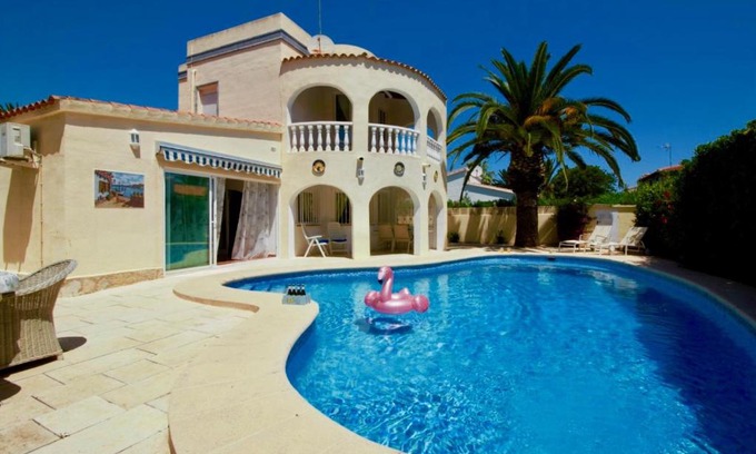 Almadrava Beach Villa | Experience Comfort at Almadrava DV 8P with Pool Access