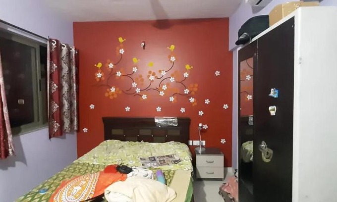 Karur House | Discover Almani Flat: Family-Friendly with Hot Tub Relaxation