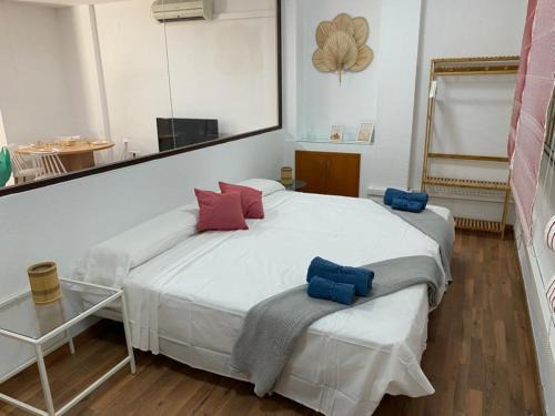 Perchel Norte Apartment | Family-Friendly Almansa Flat 14 with Great Guest Reviews