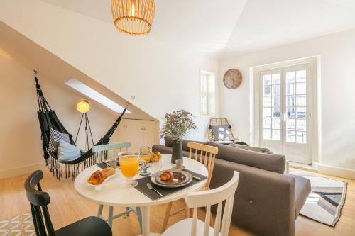 Encarnacao Apartment | Exquisite Almaria - Officina Real Apartments in Chiado