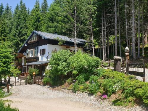 Bad Sankt Leonhard im Lavanttal House | Relax at AlmFerienhaus Gaisegg, Pet & Child Friendly Retreat