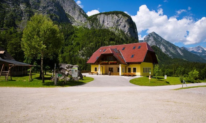 Hinterstoder Apartment | Cozy Almgasthaus Baumschlagerreith: 9/10 Guest Rated Stay