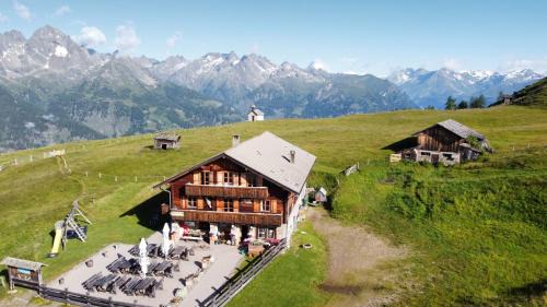 Mortschach Hotel | Pet-Friendly Almgasthaus Glocknerblick with Ocean Views