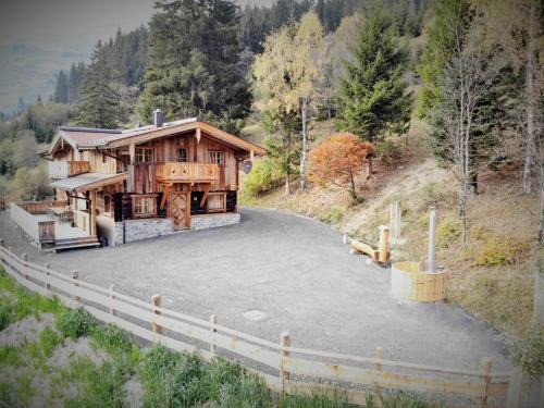 Saalbach-Hinterglemm Ski Chalet | Unforgettable Stay at Almhütte Lengau - 4-Star Retreat