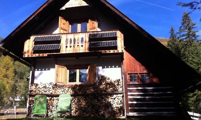 Bad Kleinkirchheim House | Almhütte Schmölzer: Pet-Friendly Retreat with Kitchen Access