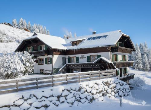 Sonnenalpe Nassfeld Apartment | Family-Friendly Stay at Almhaus Bachmann - Rated 9/10