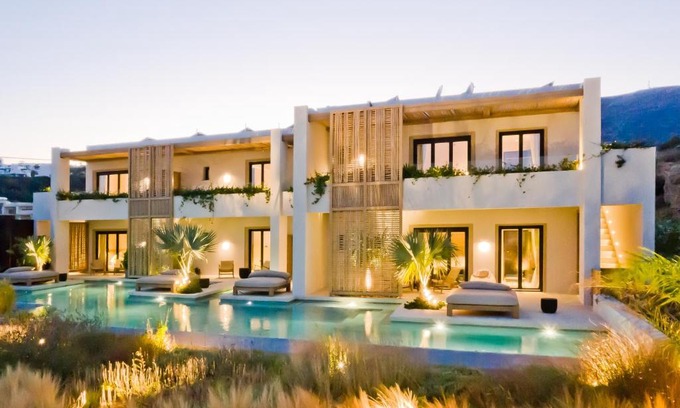 Amoopi Hotel | Relaxing Oceanfront Getaway at Almi Luxury Rooms