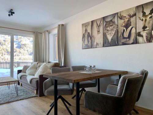 Hundsdorfl Apartment | Pet-Friendly Almlodge Flachau with Oceanfront Views