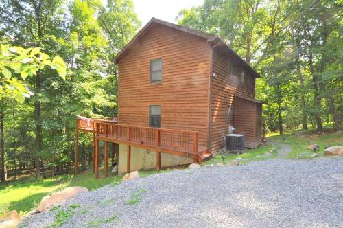 Berkeley Springs House | Almost Heaven: Cozy Retreat with Pool & 10/10 Review Score