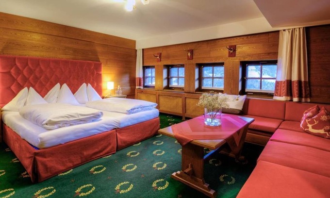 Sankt Veit im Pongau House | Family-Friendly Retreat at Verwöhnhotel Sonnhof