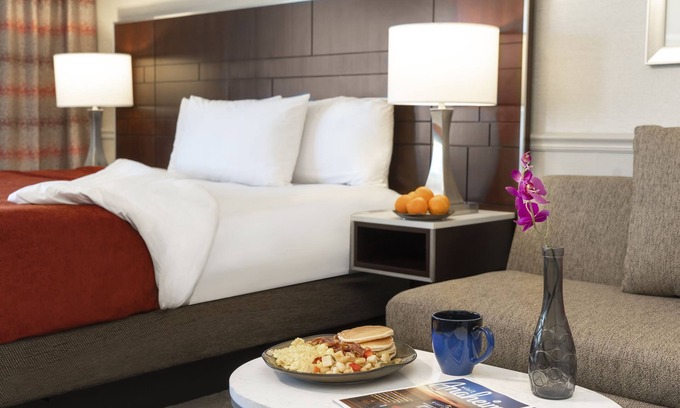 Anaheim Resort Hotel | Top-Rated ALO Hotel by Ayres: Pool, Spa & Family-Friendly