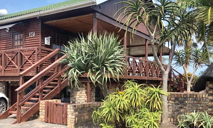 East London Apartment | Oceanfront Aloe Apartments with Breakfast and Ocean Views