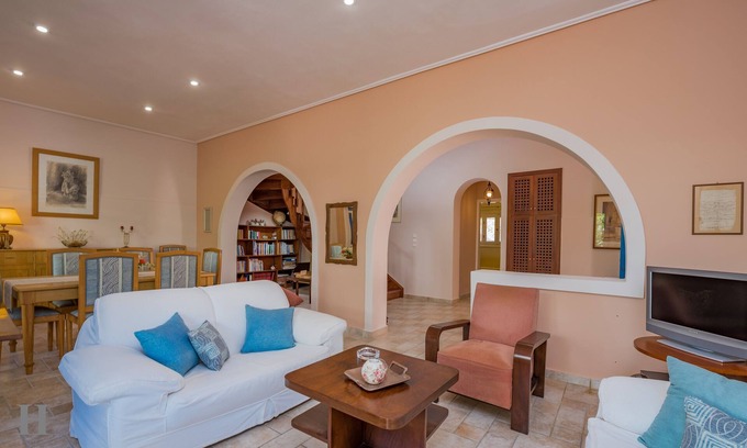 Argassi House | Aloezante: Traditional Country House with Oceanfront Views