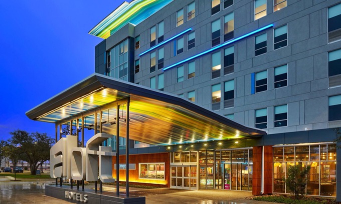 McNeil Hotel | Discover Aloft Austin Northwest: Family-Friendly Getaway