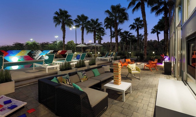 Northside Hotel | Discover Aloft Jacksonville Airport - Pool, Spa & Dining