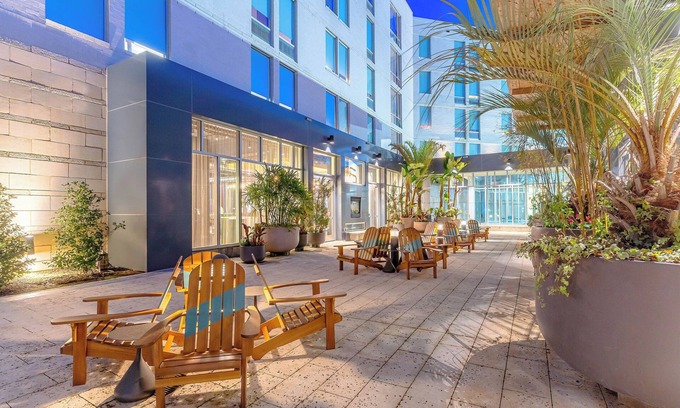 Southside Hotel | Discover Aloft Jacksonville Tapestry Park: Top-Rated Amenities