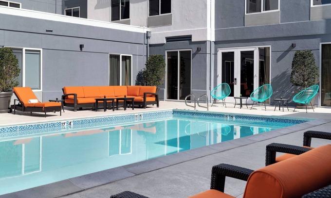 Mountain View Hotel | Discover Aloft Mountain View: Pool, Spa & High Ratings
