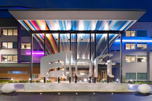 Wetmore Hotel | Pet-Friendly Retreat Near UTSA with Pool Access