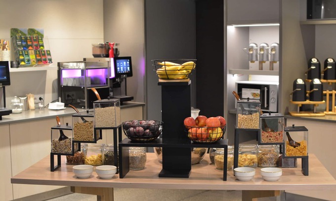 Europaviertel Hotel | Discover Aloft Stuttgart: Spa Retreat with Breakfast & More